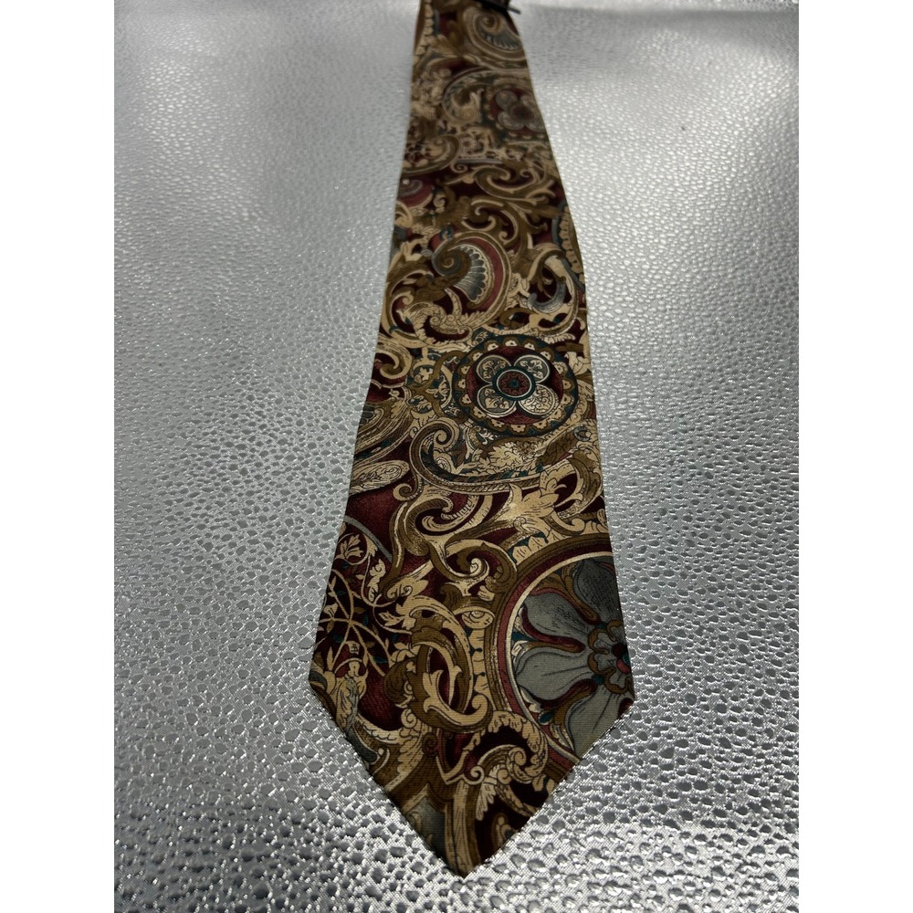 Bill Blass Men Silk Necktie Burgundy Gold Paisley Ornate Baroque Floral Wide Tie